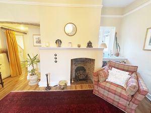 Lounge- click for photo gallery